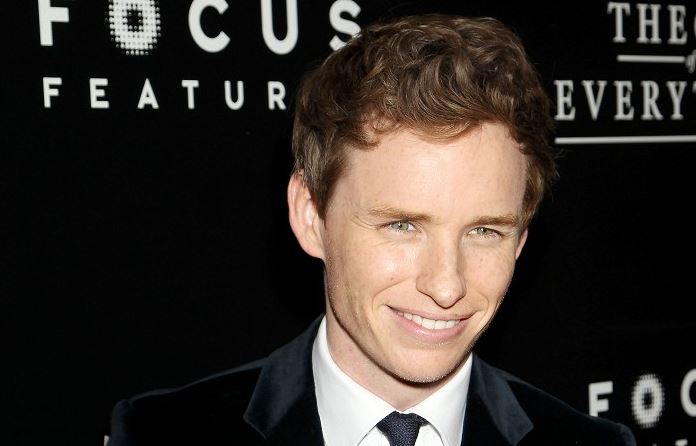 Eddie Redmayne legendás állatok után kutat a Harry Potter spin-offjában Eddie Redmayne legendás állatok után kutat a Harry Potter spin-offjában