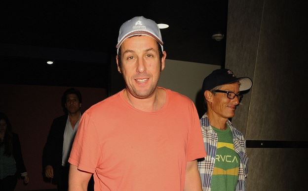 Rasszista viccek miatt többen is otthagyták Adam Sandler filmjének forgatását Rasszista viccek miatt többen is otthagyták Adam Sandler filmjének forgatását