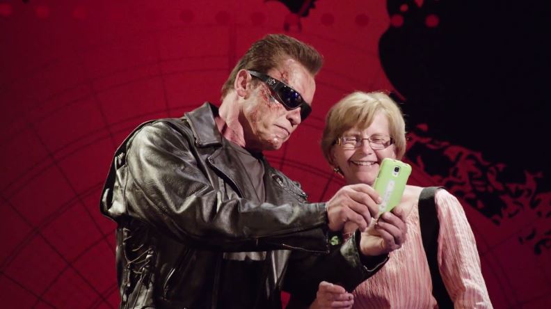 VIDEÓ: Arnold Schwarzenegger a frászt hozta a múzeumi látogatókra VIDEÓ: Arnold Schwarzenegger a frászt hozta a múzeumi látogatókra