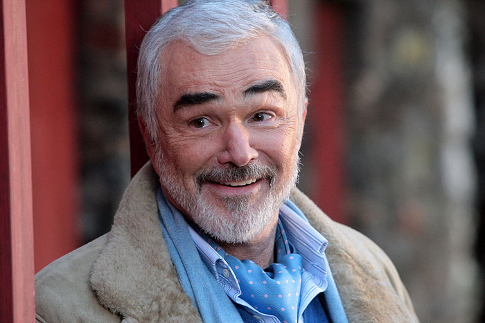 Elárverezi személyes tárgyait Burt Reynolds