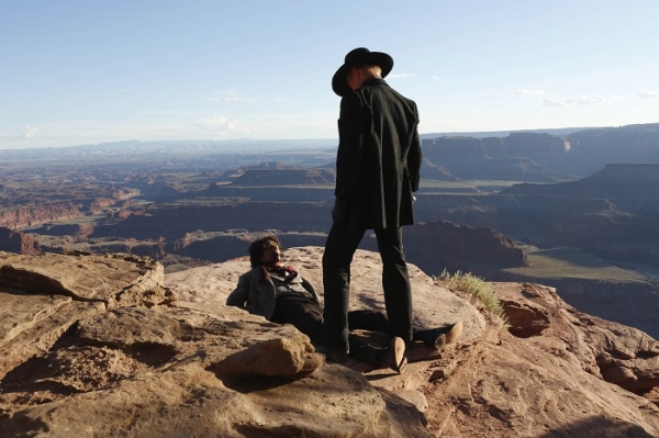 Az HBO-ra jön Nolan scifi-western sorozata, végre itt az előzetes Az HBO-ra jön Nolan scifi-western sorozata, végre itt az előzetes