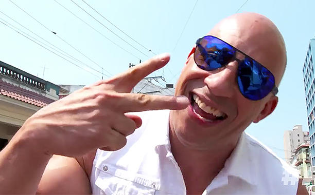 A Halálos iramban 8 stábja Kubában is szállítja a hangulatot A Halálos iramban 8 stábja Kubában is szállítja a hangulatot