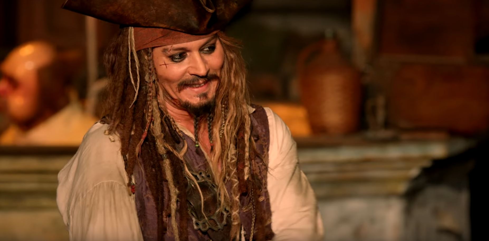 Johnny Depp alaposan meglepte a rajongóit Disneylandben
