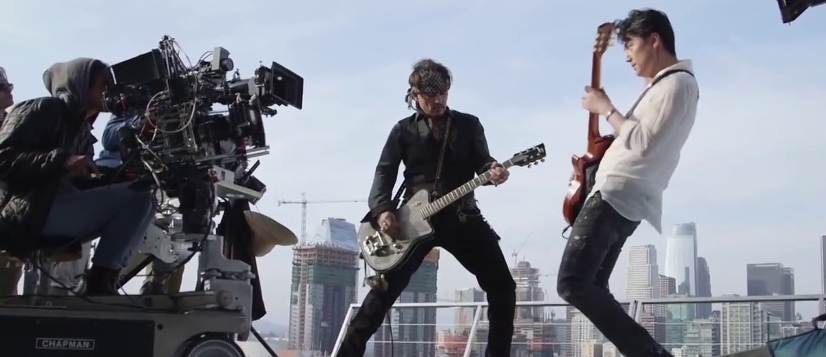 Amikor Johnny Depp japán sörreklámban zúzta (videó)