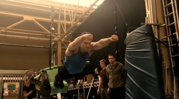 Ha mindig is érdekelt, hogyan forgatják Superman repülős jeleneteit, itt a válasz Ha mindig is érdekelt, hogyan forgatják Superman repülős jeleneteit, itt a válasz