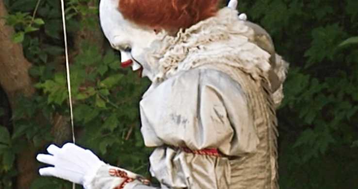 Az - 2. fejezet - Vadonatúj fotókon Pennywise Az - 2. fejezet - Vadonatúj fotókon Pennywise