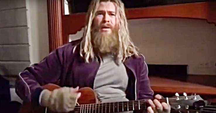 A kövér Thor Johnny Casht énekel és gitározik? Itt a nap videója!