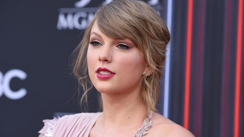 Saját macskáiból merít ihletet új filmjéhez a 10 Grammy-díjas Taylor Swift Saját macskáiból merít ihletet új filmjéhez a 10 Grammy-díjas Taylor Swift