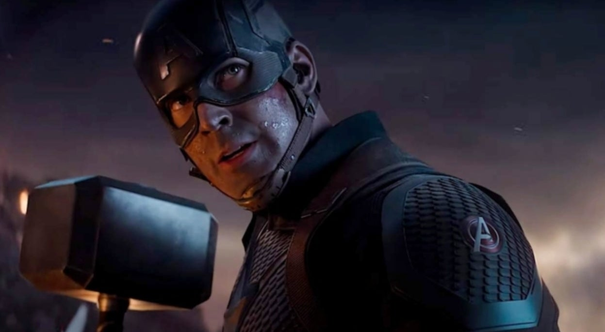 Chris Hemsworth nem örült, hogy Amerika Kapitány fel tudja emelni Thor pörölyét Chris Hemsworth nem örült, hogy Amerika Kapitány fel tudja emelni Thor pörölyét