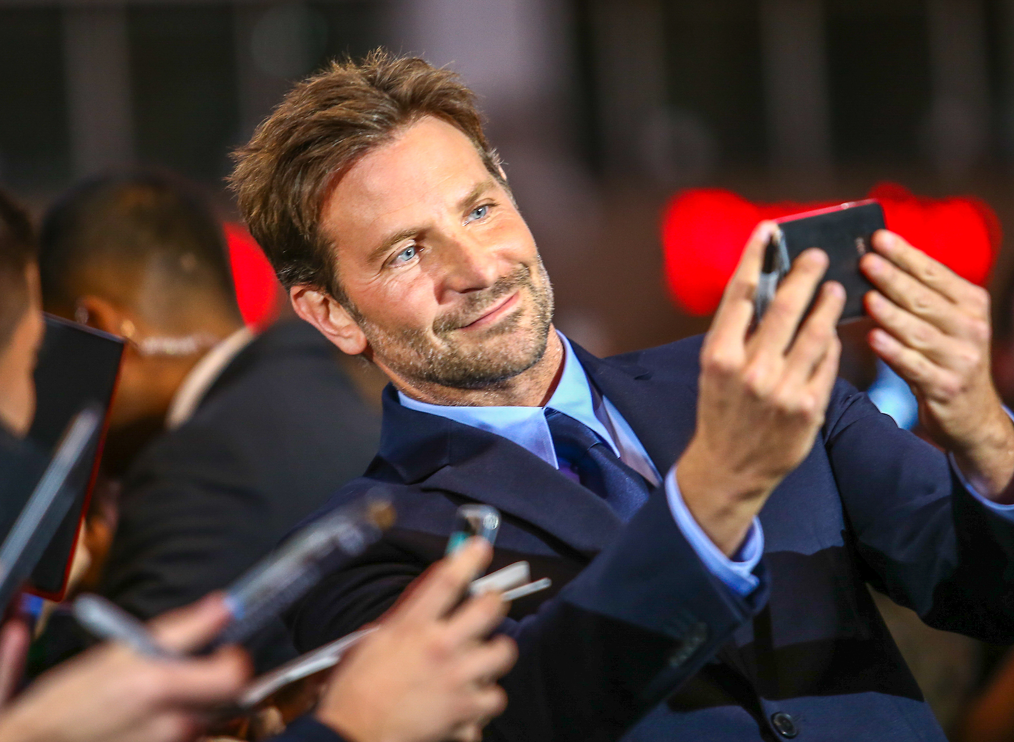 Bradley Cooper nem szűkölködik – és még ennél is gazdagabb lehet Bradley Cooper nem szűkölködik – és még ennél is gazdagabb lehet