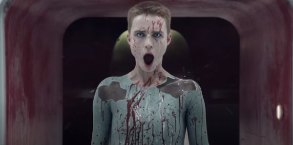 Premierdátumot és magyar előzetest kapott Ridley Scott HBO-s sci-fije, A farkas gyermekei Premierdátumot és magyar előzetest kapott Ridley Scott HBO-s sci-fije, A farkas gyermekei
