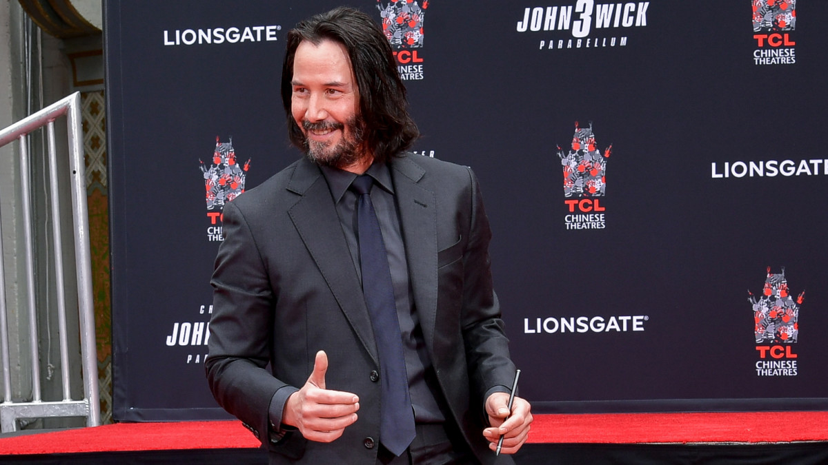 Újabb sztori Keanu Reeves segítőkészségéről