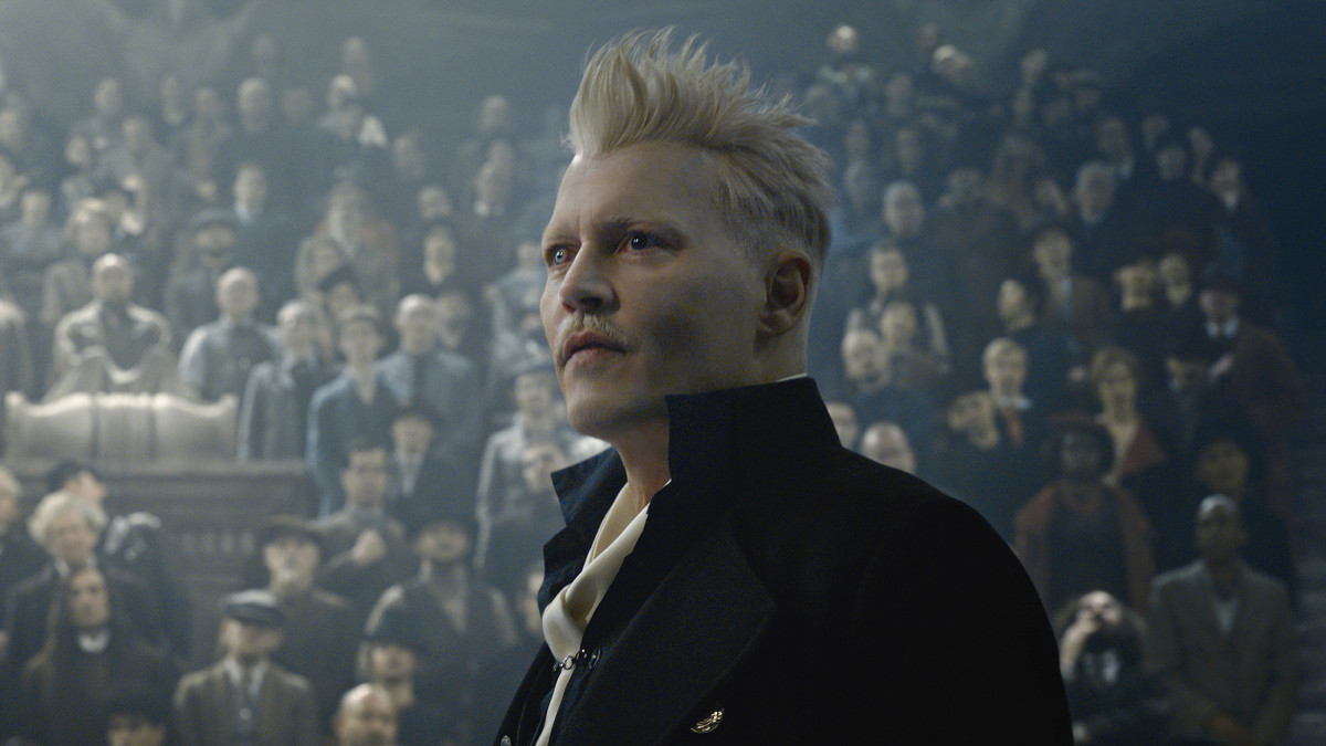 Johnny Depp nem lesz többé Grindelwald, de azért a gázsit zsebre teheti Johnny Depp nem lesz többé Grindelwald, de azért a gázsit zsebre teheti