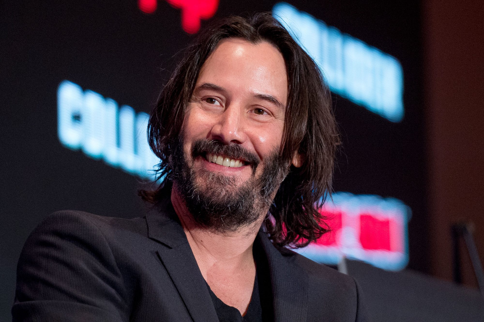 Keanu Reeves még a fizetéséről is lemondott a Mátrix stábja javára Keanu Reeves még a fizetéséről is lemondott a Mátrix stábja javára