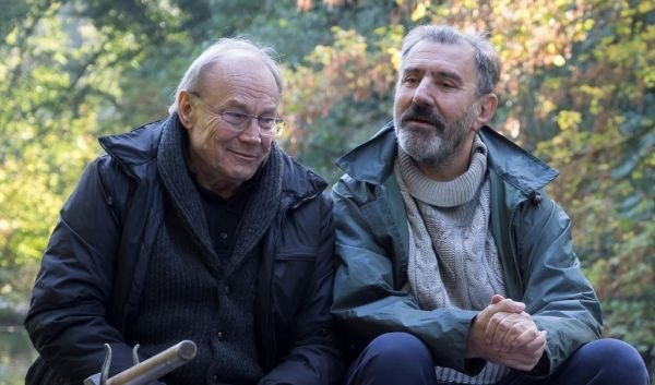 Álló ováció kíséretében mutatkozott be Szabó István új filmje, a Zárójelentés Álló ováció kíséretében mutatkozott be Szabó István új filmje, a Zárójelentés