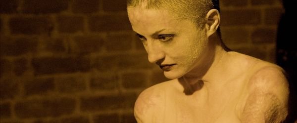 Hozzánk is megérkezett a felkavaró román produkció (Colectiv) Hozzánk is megérkezett a felkavaró román produkció (Colectiv)