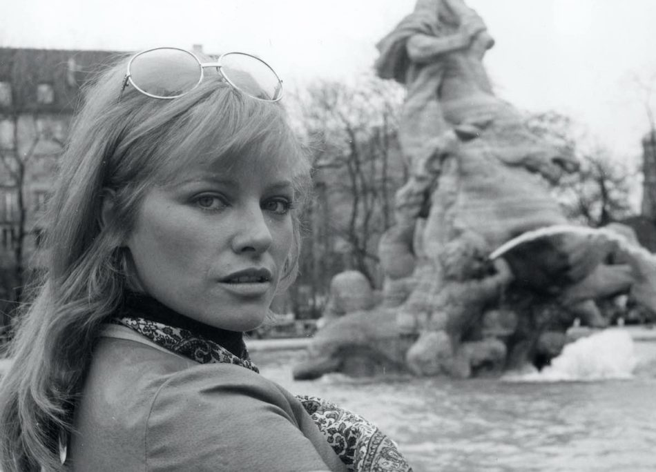 Elhunyt Nathalie Delon színésznő, Alain Delon egykori felesége