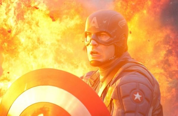 Amerika Kapitány vs náci szuperrobot?