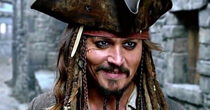 Johnny Depp kapott egy aduászt Amber Heard ellen