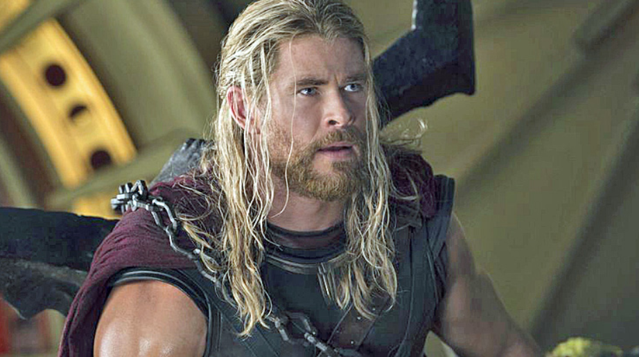 Chris Hemsworth új fotóval üzent a Thor 4 forgatásáról, naná, hogy ő a legvastagabb! (kép) Chris Hemsworth új fotóval üzent a Thor 4 forgatásáról, naná, hogy ő a legvastagabb! (kép)