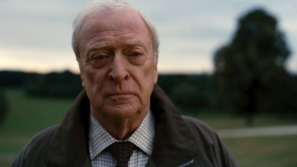 Visszavonul Michael Caine, mutatjuk az utolsó filmjének előzetesét Visszavonul Michael Caine, mutatjuk az utolsó filmjének előzetesét