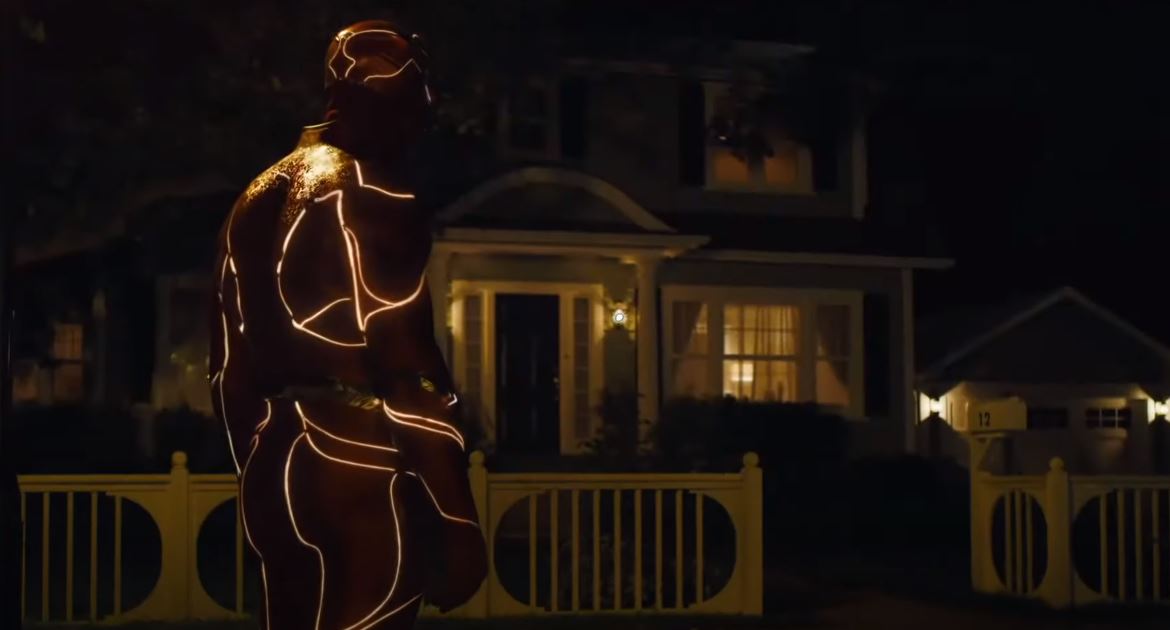 Michael Keaton Batmanje is feltűnik a Flash első előzetesében