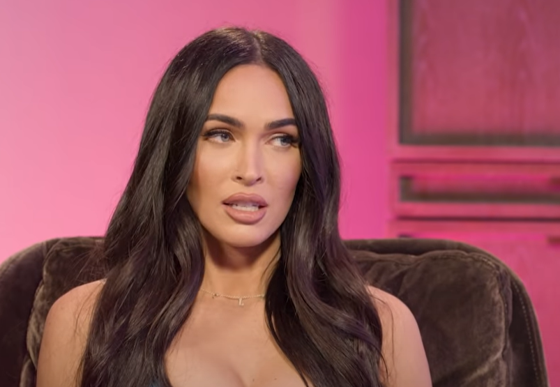 Megan Fox nem tud leállni, mélyen dekoltált vámpíros fotóval várja a Netflix-premiert (kép) Megan Fox nem tud leállni, mélyen dekoltált vámpíros fotóval várja a Netflix-premiert (kép)