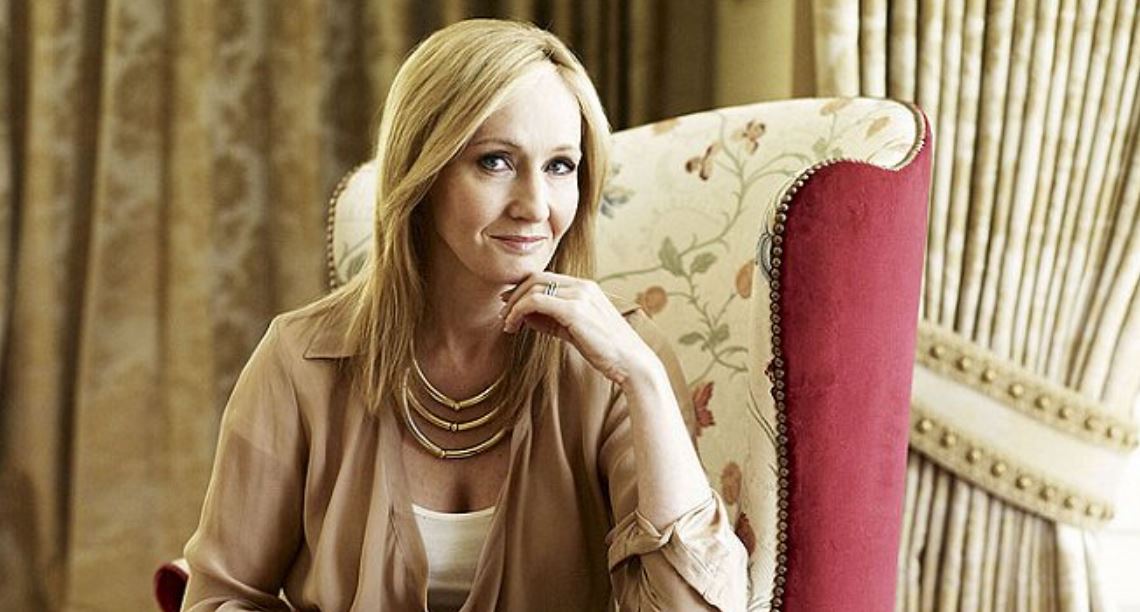 Felháborodott az internet népe J.K. Rowling újabb transzneműeket érintő megjegyzése miatt Felháborodott az internet népe J.K. Rowling újabb transzneműeket érintő megjegyzése miatt