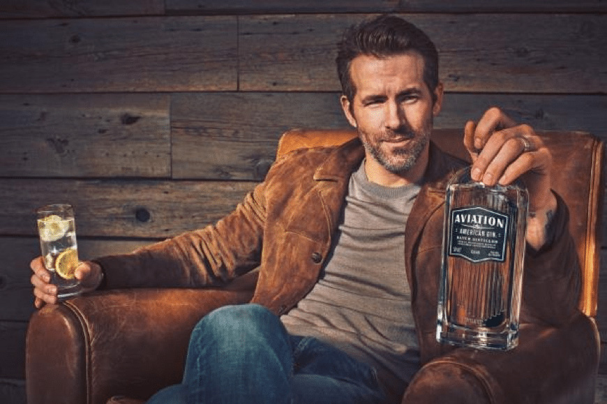 Ryan Reynolds jól berúgott, és végre megnézte a legrosszabb filmjét