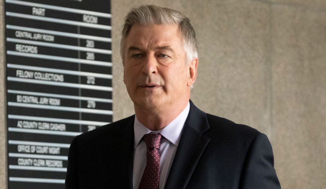 Eddig nem látott felvételeket tett közzé a rendőrség az Alec Baldwin westernjének forgatásán történt tragikus halálesettel kapcsolatban Eddig nem látott felvételeket tett közzé a rendőrség az Alec Baldwin westernjének forgatásán történt tragikus halálesettel kapcsolatban