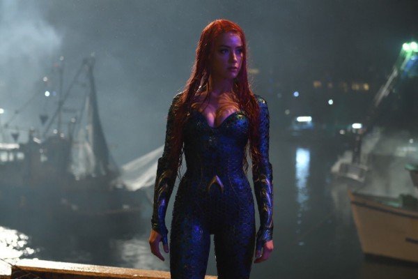 Kitiltották Amber Heardöt a DC rendezvényéről, és az Aquaman 2 poszterén sem szerepelhet, vallotta egy bennfentes Kitiltották Amber Heardöt a DC rendezvényéről, és az Aquaman 2 poszterén sem szerepelhet, vallotta egy bennfentes