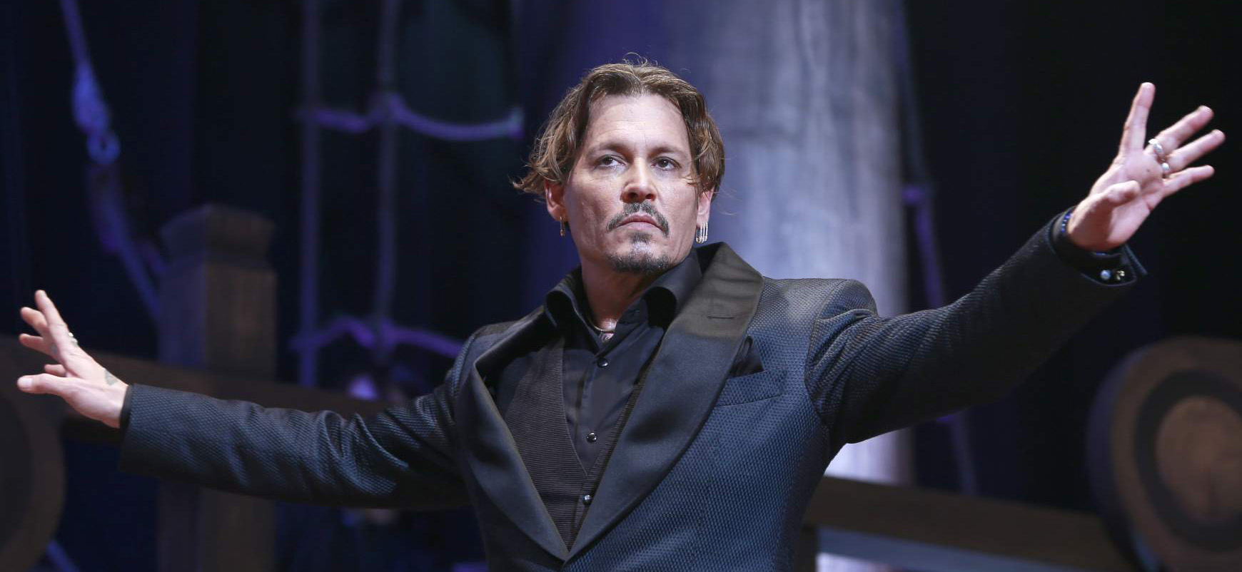 Nehéz elhinni, mit csinált Johnny Depp egy órával az ítélethirdetés előtt Nehéz elhinni, mit csinált Johnny Depp egy órával az ítélethirdetés előtt