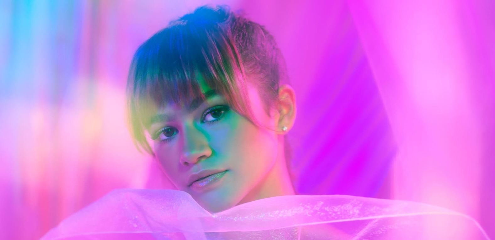 Bizarr pitonos csók az MTV-díjátadó színpadán, Zendaya nagyot nyert idén (videó)