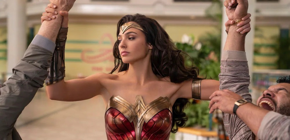 Interjúban alázta Gal Gadotot Az Igazság Ligája rendezője: 'Az angol nem az anyanyelve'