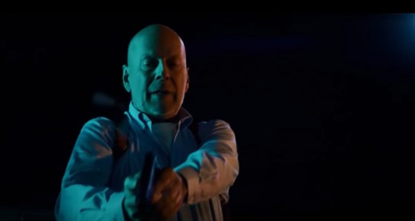 Bruce Willis nem áll le, a Gasoline Alley előzetese sem ígér sok jót Bruce Willis nem áll le, a Gasoline Alley előzetese sem ígér sok jót