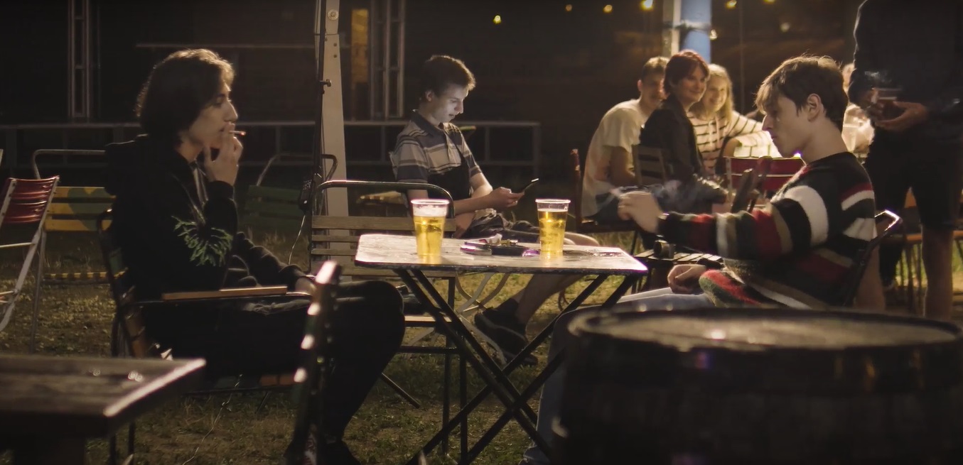 Félmillió szempár - Görbe tükör a 21. század új hódítói, a youtuberek előtt