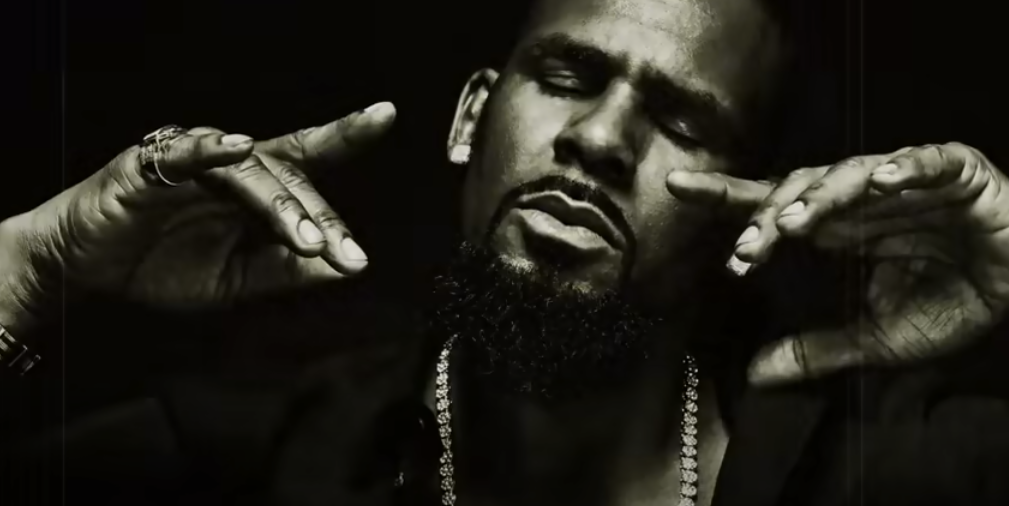 6 vádpontban bűnösnek találták R. Kellyt a gyermekpornográfia perben 6 vádpontban bűnösnek találták R. Kellyt a gyermekpornográfia perben