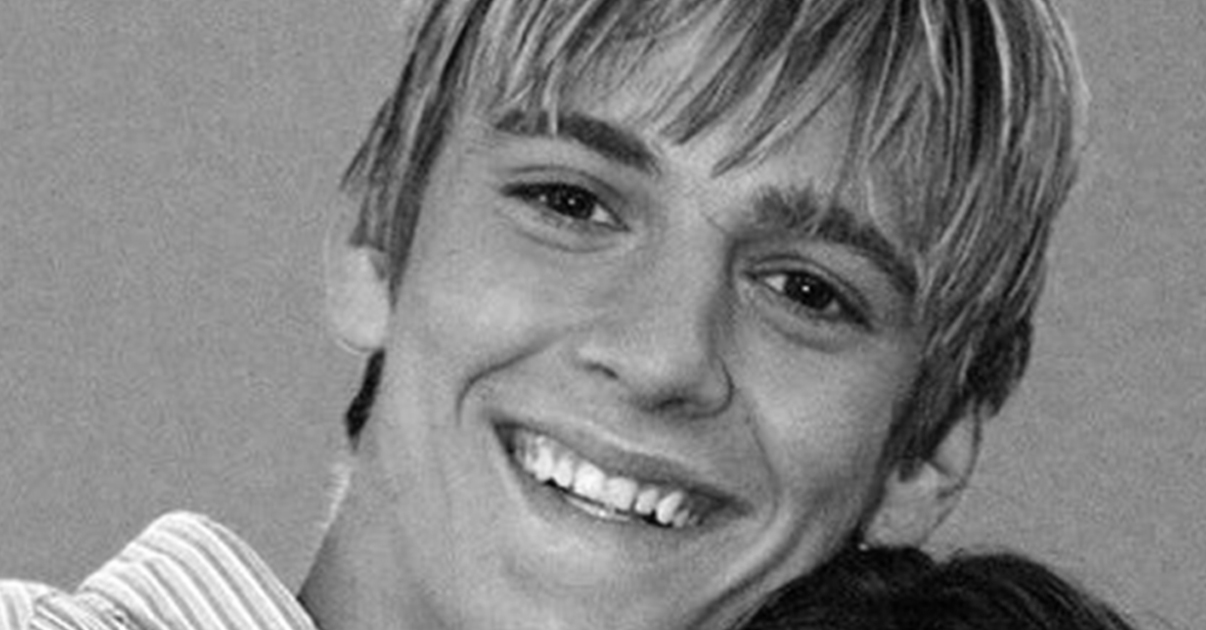 34 éves korában tragikus hirtelenséggel meghalt az énekes és színész, Aaron Carter 34 éves korában tragikus hirtelenséggel meghalt az énekes és színész, Aaron Carter