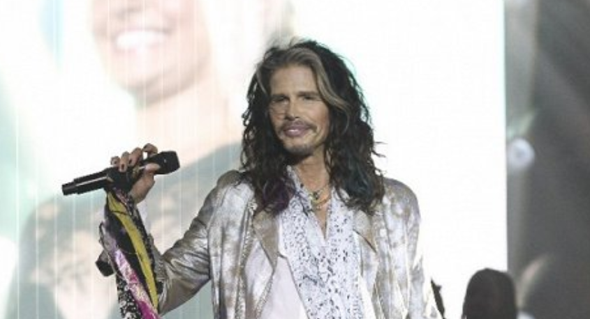 Kiskorú szexuális zaklatásával, abortuszra való kényszerítéssel vádolják Steven Tylert Kiskorú szexuális zaklatásával, abortuszra való kényszerítéssel vádolják Steven Tylert