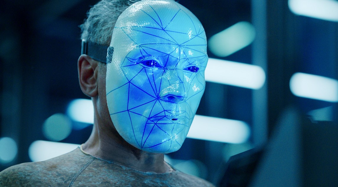 Már a Netflixen: 2023 legeredetibb(?) sorozata a Breaking Bad sztárjával