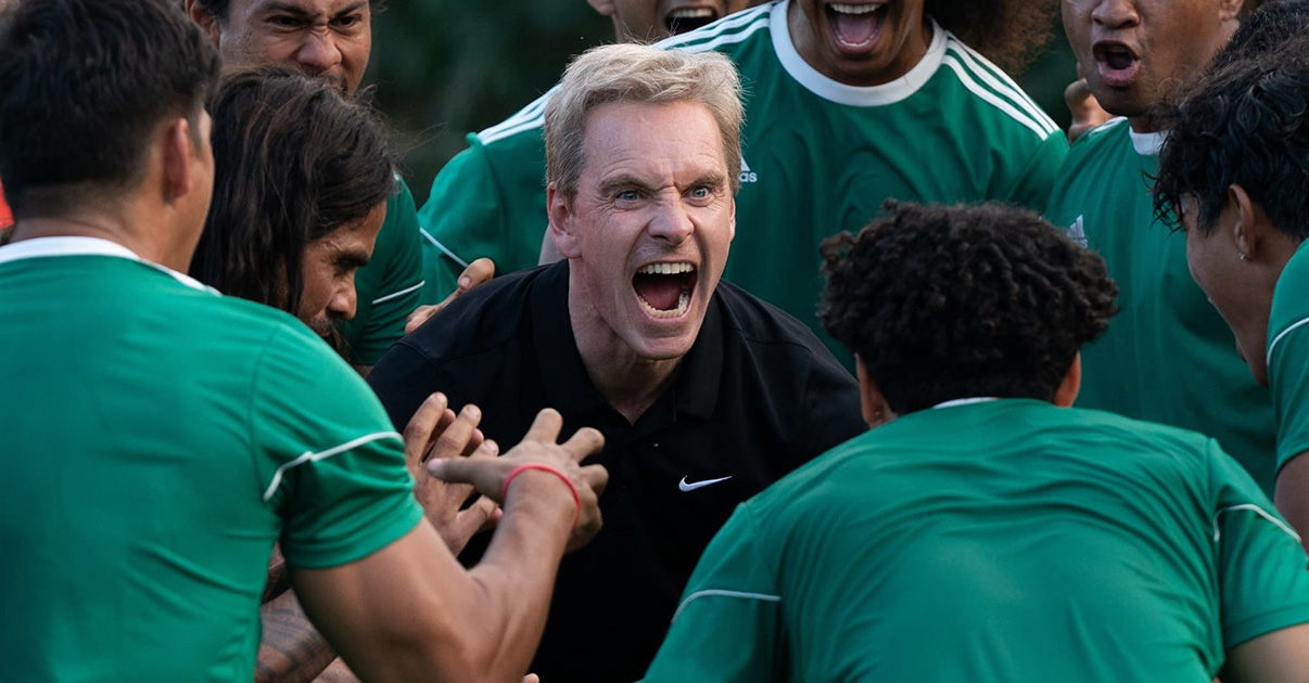 A győztes gól: Magyar előzetest kapott Taika Waititi és Michael Fassbender vígjátéka A győztes gól: Magyar előzetest kapott Taika Waititi és Michael Fassbender vígjátéka