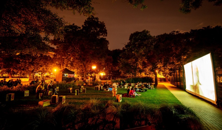 A kertmozi élmény, avagy 10 szabadtéri filmszínház, amit érdemes kipróbálnod idén nyáron