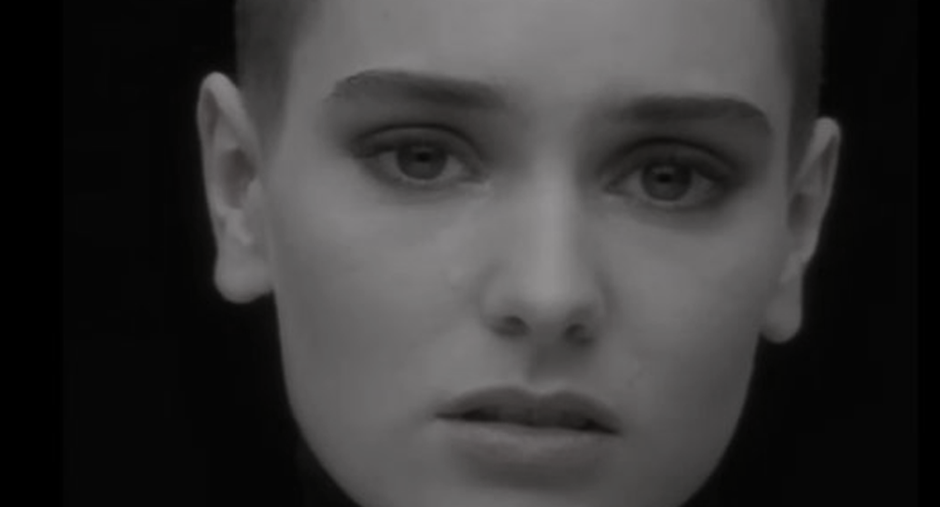 Elhunyt Sinéad O'Connor énekesnő