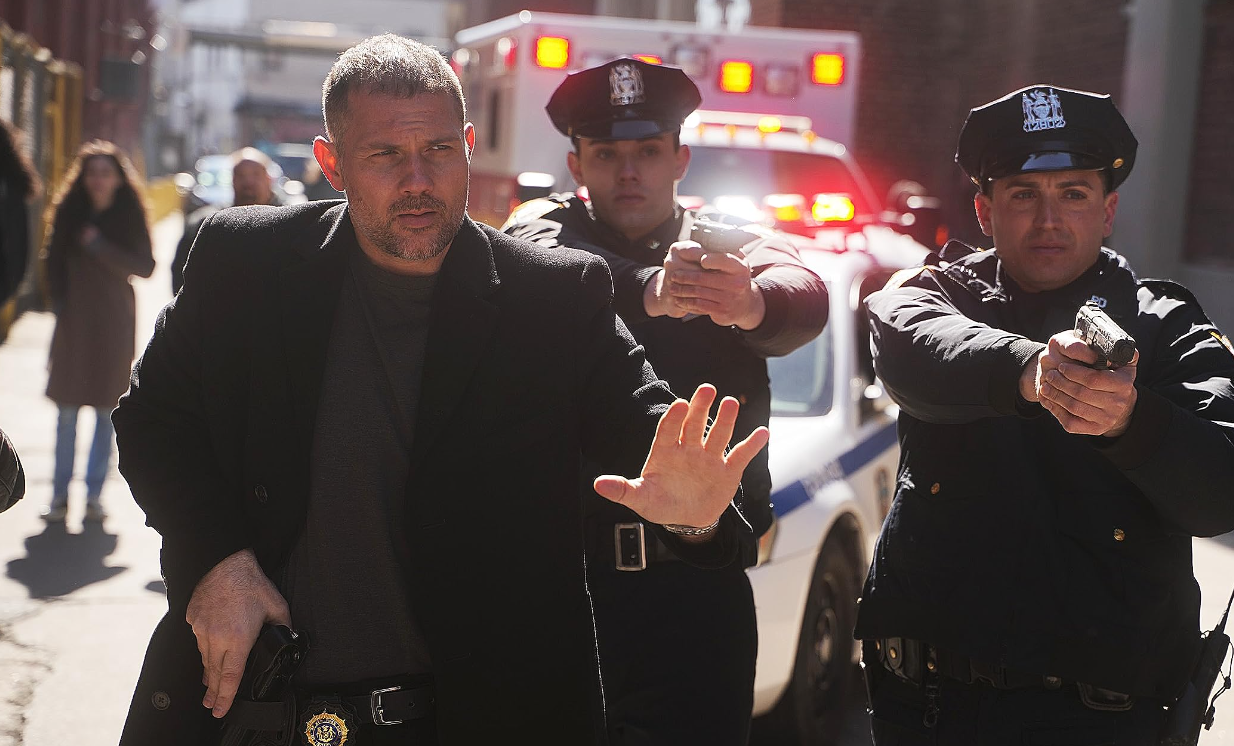 Megint visszatért minden idők egyik legrosszabb rendezője, itt a First Shift előzetese