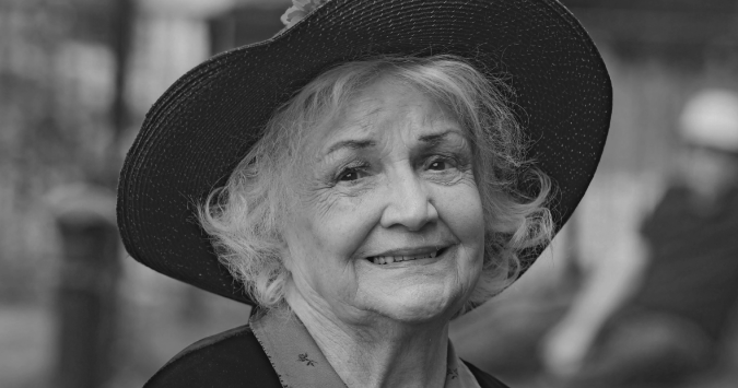 Hetekkel a férje halála után elhunyt Jean Boht színésznő