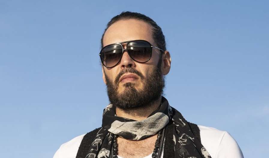 Megtörte a hallgatást a nemi erőszakkal és egyéb visszaélésekkel vádolt Russell Brand