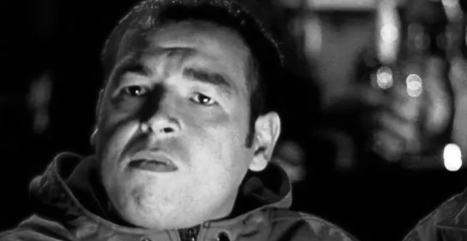 Meghalt A Ravasz, az Agy és két füstölgő puskacső színésze, Jake Abraham