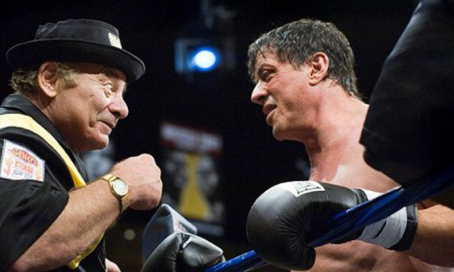 Elhunyt Burt Young: Így tisztelgett Stallone a Rocky sztárjának emléke előtt Elhunyt Burt Young: Így tisztelgett Stallone a Rocky sztárjának emléke előtt