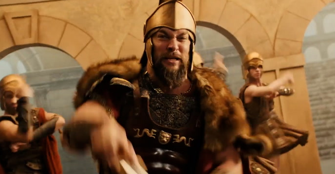 Dübörög a TikTokon a gladiátorként rappelő Jason Momoa