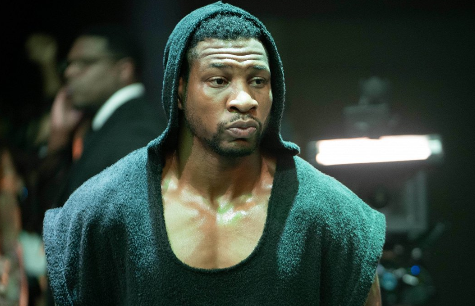 Bűnösnek találták a Marvel sztárját, Jonathan Majorst, akár 1 év börtönt is kaphat